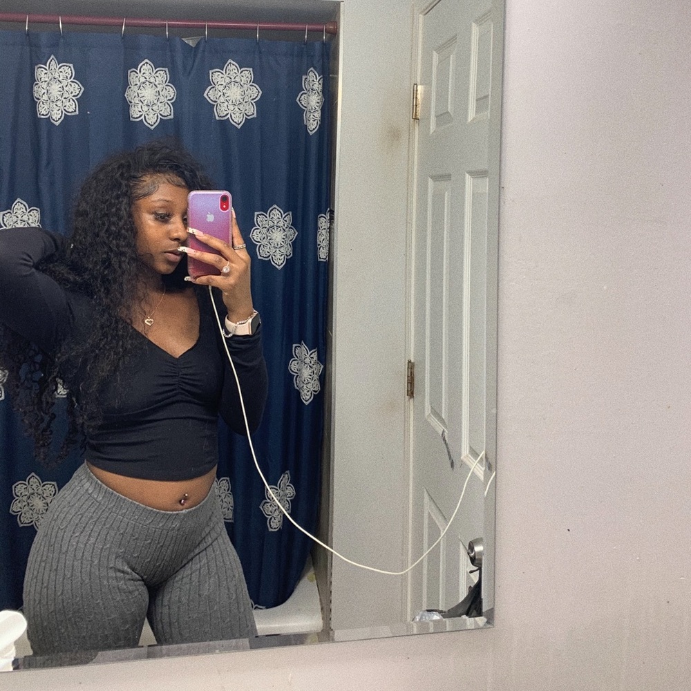 Meet your Posher, Emoni